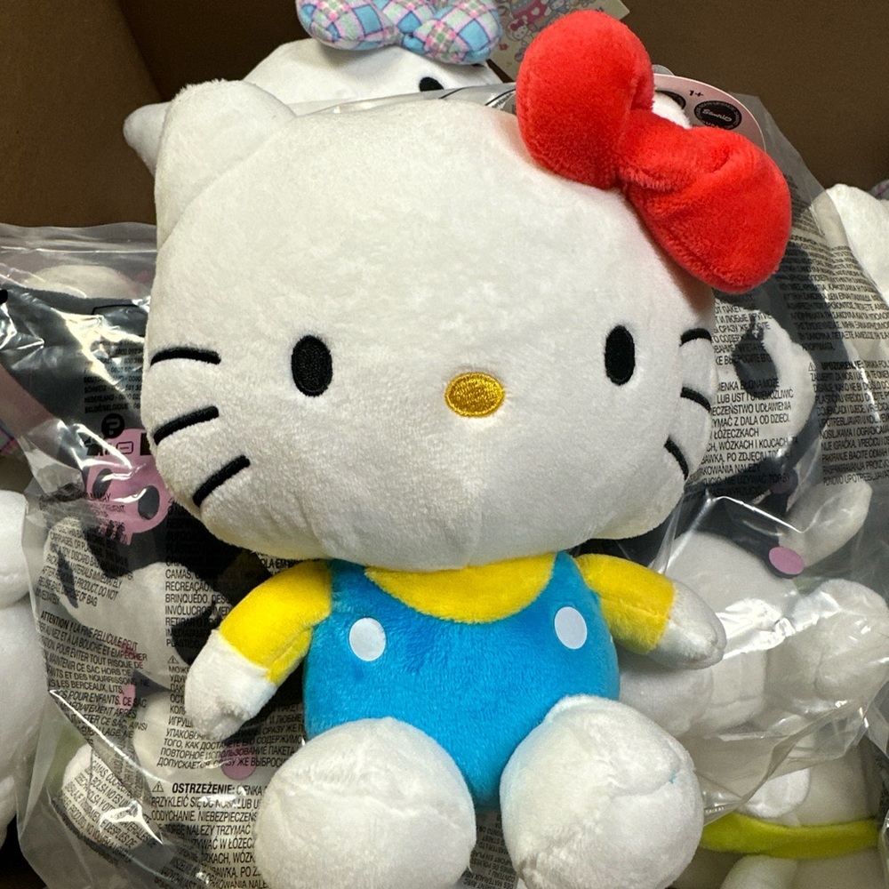 New Hello Kitty Plush 9” NWT 2023